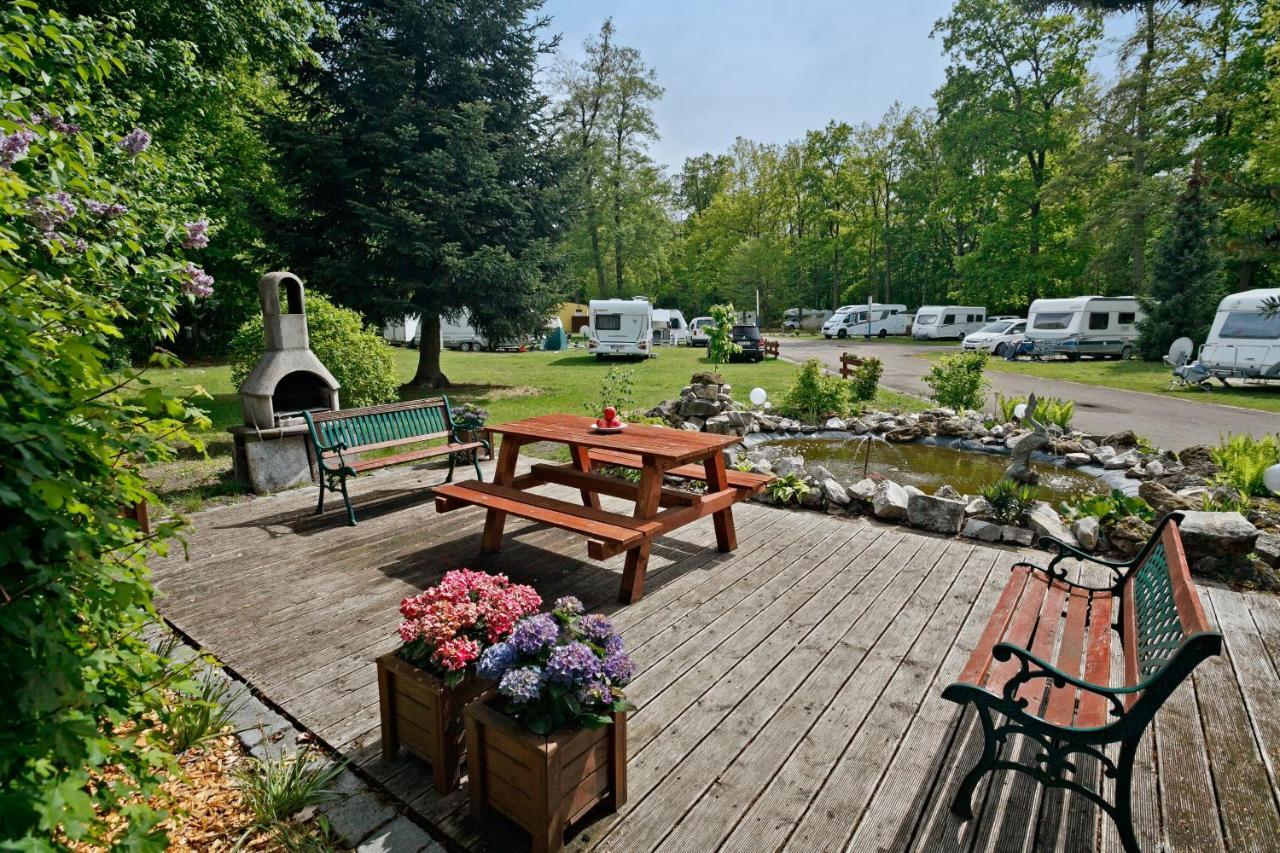 Knaus Campingpark Nurnberg Hotel Екстериор снимка